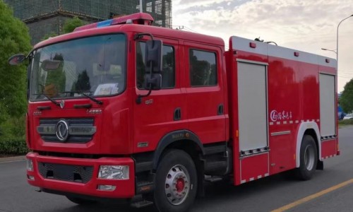 多利卡6噸水罐消防車