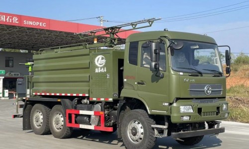 東風光伏清洗車(六驅(qū))