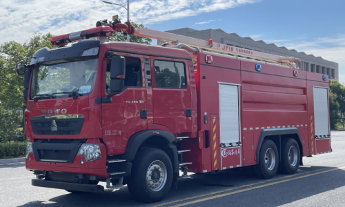 豪沃18米舉高噴射消防車