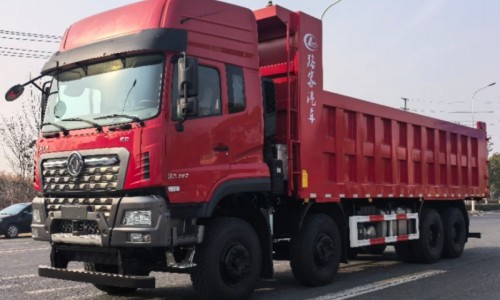 前四后八天龍自卸車