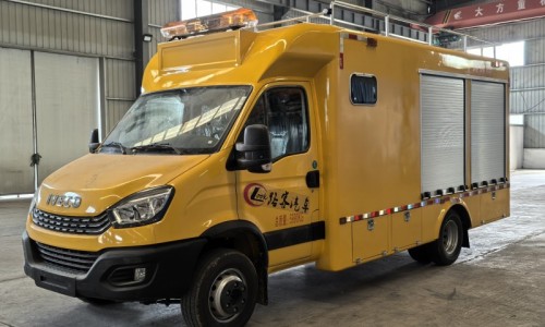 依維柯救險車