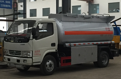 銳鈴易燃液體罐式運(yùn)輸車(chē)