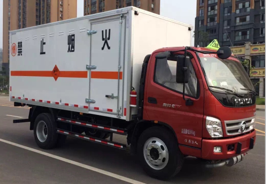 (藍(lán)牌)4.145米奧鈴易燃?xì)怏w廂式車(chē)