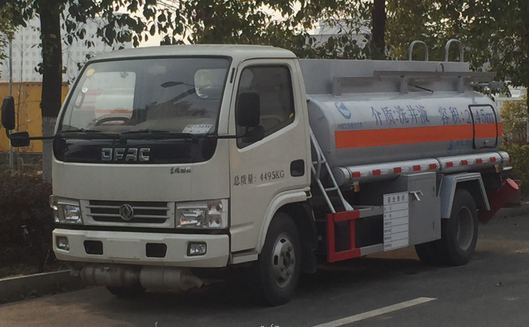 5方東風銳鈴供液車
