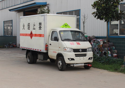 3.3米東風(fēng)小型氣瓶運(yùn)輸車(chē)
