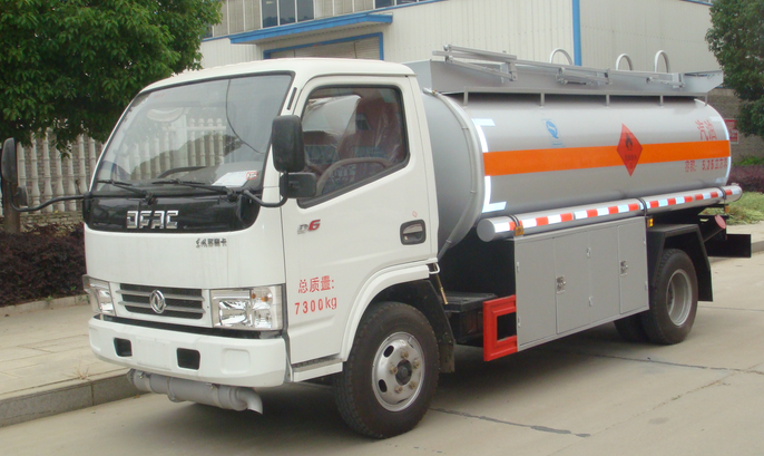 6方東風銳鈴供液罐車