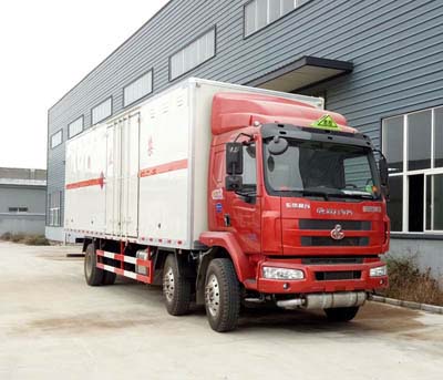 柳汽乘龍9.55米易燃?xì)怏w廂式運(yùn)輸車(chē)