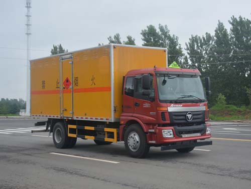福田歐曼6.2米易燃?xì)怏w廂式運(yùn)輸車(chē) 