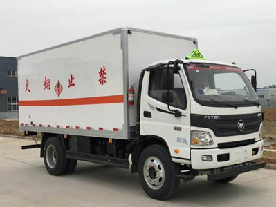 5米7噸福田歐馬可易燃固體廂式運(yùn)輸車(chē)