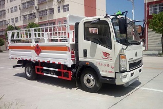 重汽豪沃4.1米氣瓶運輸車